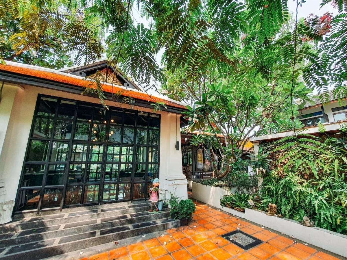 Vijit Nakorn Hotel Sisaket Exterior foto